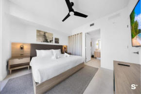 Cityscape Retreat Stylish 1BR Near All the Action